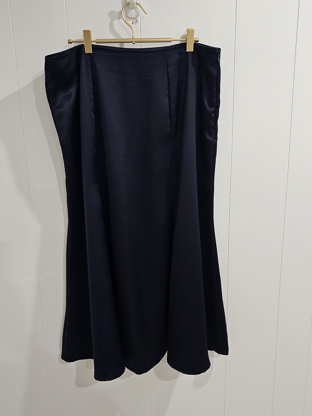 Source Unknown Navy Satin Midi Skirt - Picture 3 of 7